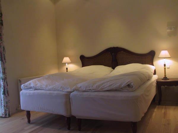 Best Bed Herning Bilik gambar